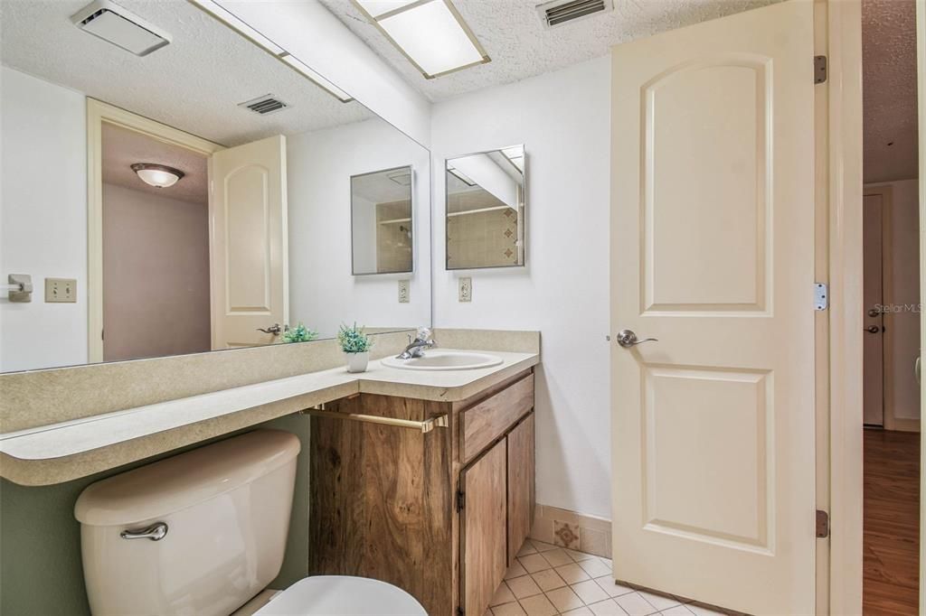 Active With Contract: $140,000 (2 beds, 2 baths, 1174 Square Feet)