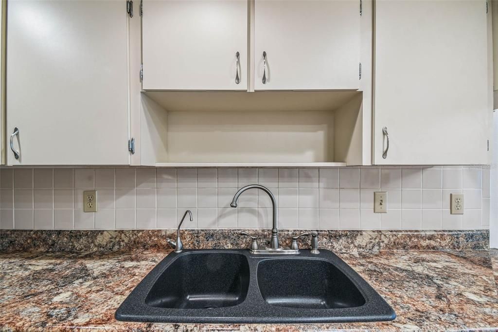 Active With Contract: $140,000 (2 beds, 2 baths, 1174 Square Feet)