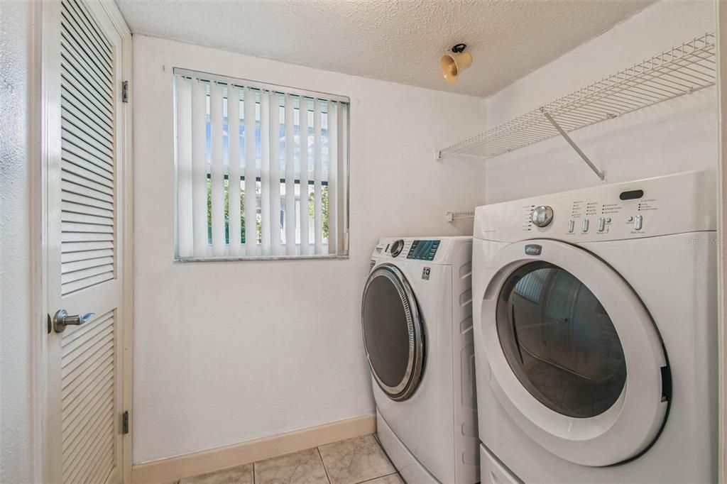 Active With Contract: $140,000 (2 beds, 2 baths, 1174 Square Feet)