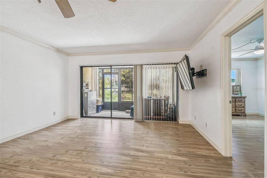 Active With Contract: $140,000 (2 beds, 2 baths, 1174 Square Feet)