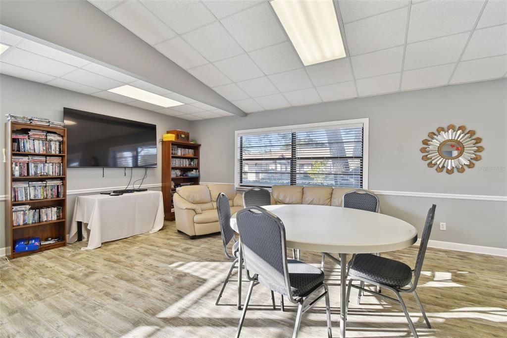 Active With Contract: $140,000 (2 beds, 2 baths, 1174 Square Feet)