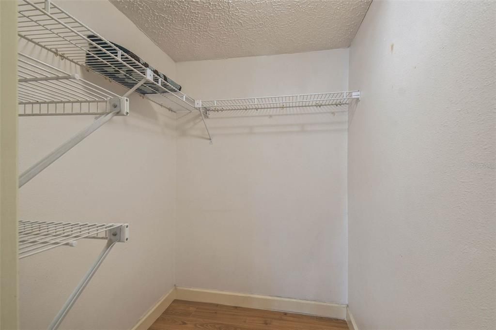 Active With Contract: $140,000 (2 beds, 2 baths, 1174 Square Feet)