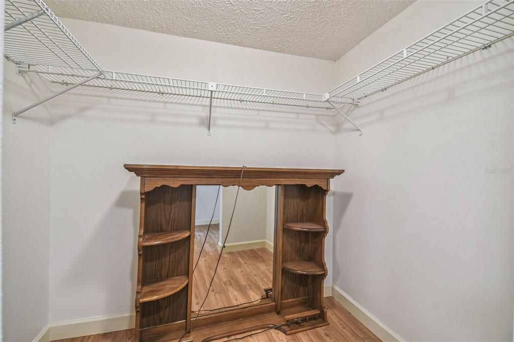 Active With Contract: $140,000 (2 beds, 2 baths, 1174 Square Feet)