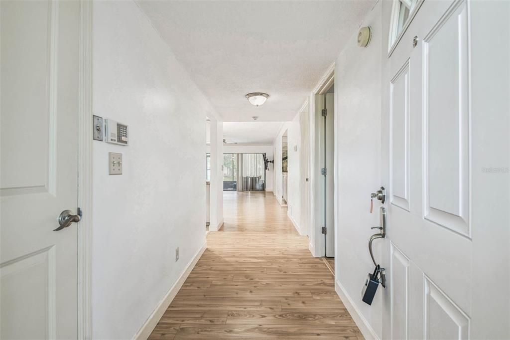 Active With Contract: $140,000 (2 beds, 2 baths, 1174 Square Feet)