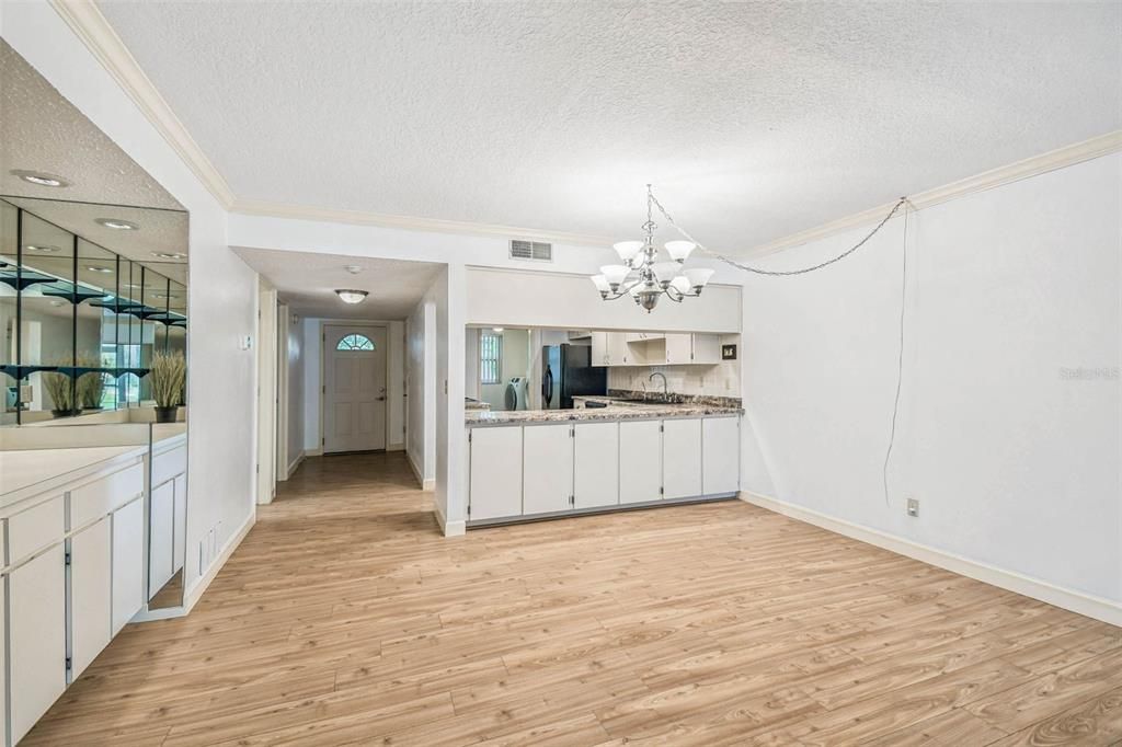 Active With Contract: $140,000 (2 beds, 2 baths, 1174 Square Feet)