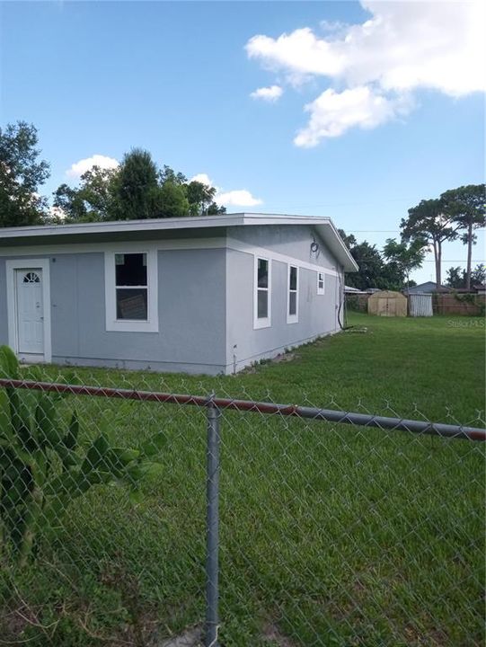 待售: $320,000 (4 贝兹, 2 浴室, 1196 平方英尺)