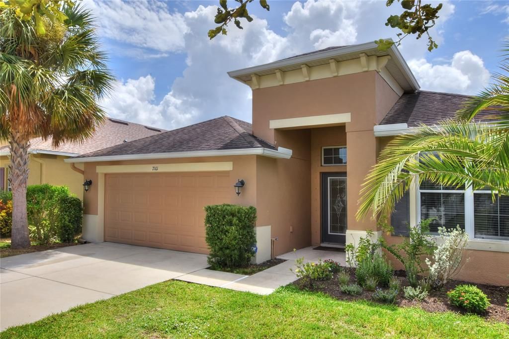 Active With Contract: $385,000 (3 beds, 2 baths, 2050 Square Feet)