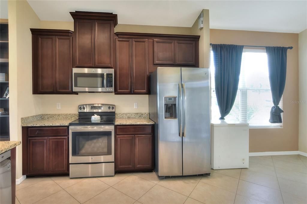Active With Contract: $385,000 (3 beds, 2 baths, 2050 Square Feet)