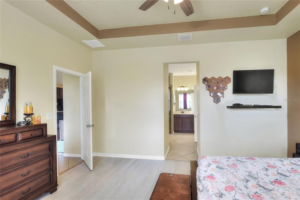 Active With Contract: $385,000 (3 beds, 2 baths, 2050 Square Feet)