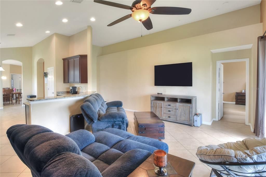 Active With Contract: $385,000 (3 beds, 2 baths, 2050 Square Feet)