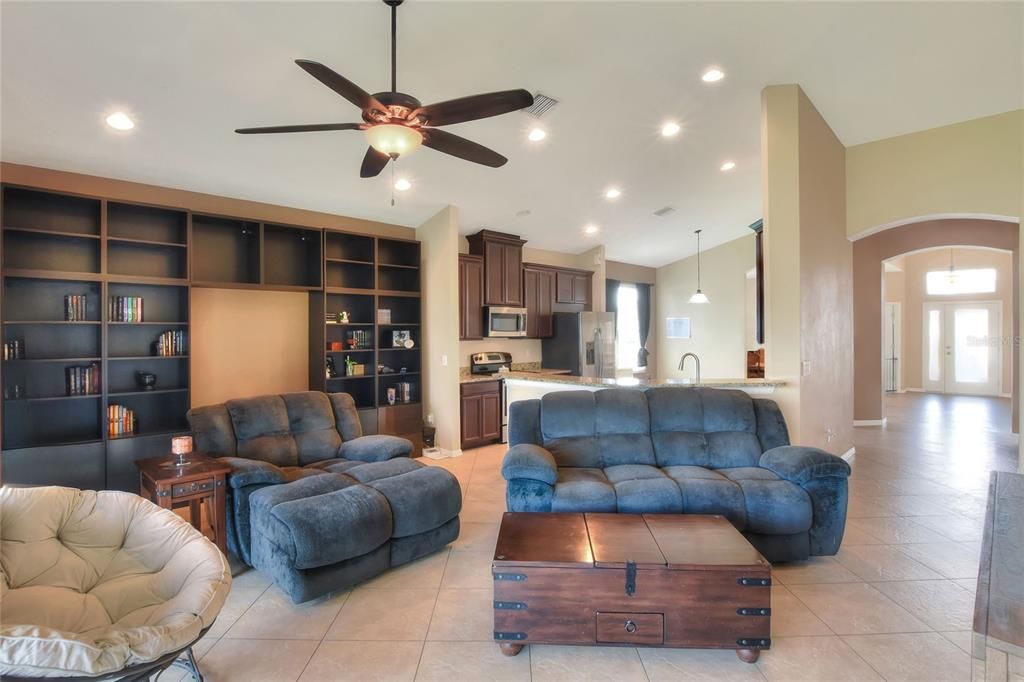 Active With Contract: $385,000 (3 beds, 2 baths, 2050 Square Feet)