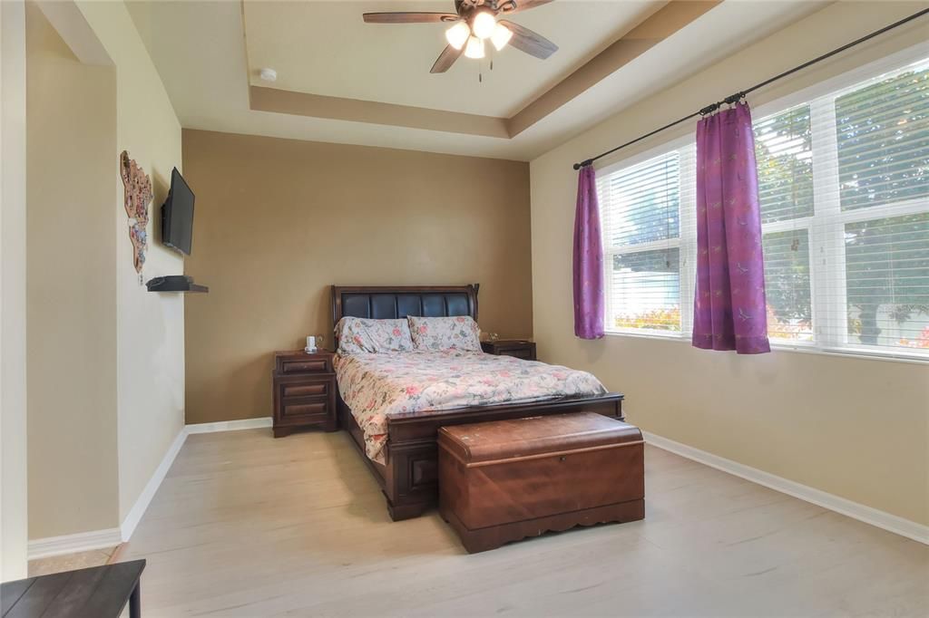 Active With Contract: $385,000 (3 beds, 2 baths, 2050 Square Feet)