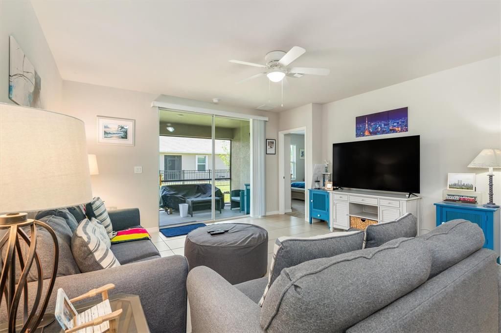 For Sale: $279,000 (2 beds, 2 baths, 1516 Square Feet)