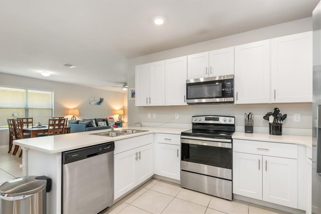 For Sale: $279,000 (2 beds, 2 baths, 1516 Square Feet)