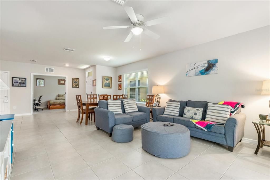 For Sale: $279,000 (2 beds, 2 baths, 1516 Square Feet)