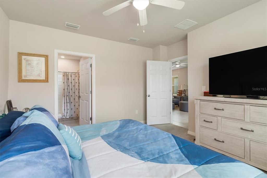 For Sale: $279,000 (2 beds, 2 baths, 1516 Square Feet)