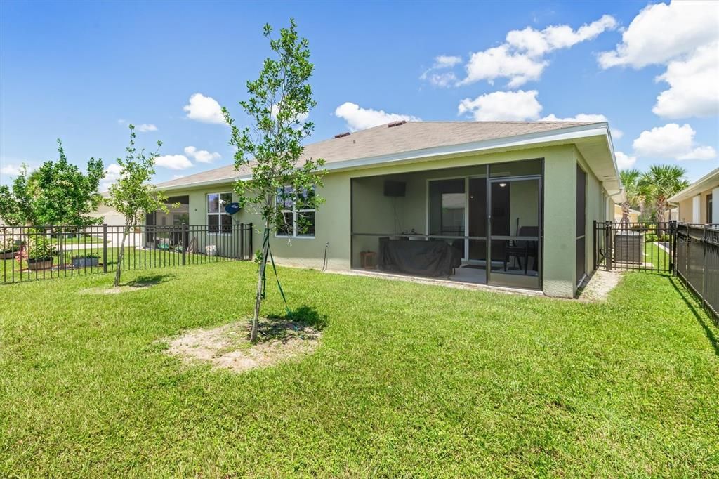 For Sale: $279,000 (2 beds, 2 baths, 1516 Square Feet)