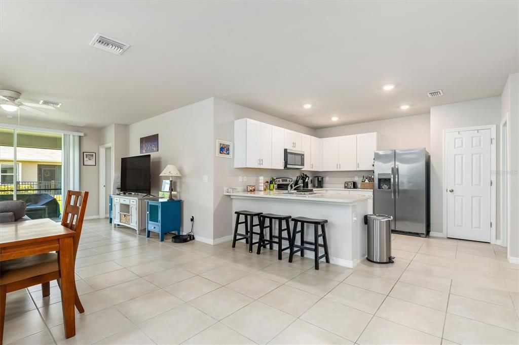 For Sale: $279,000 (2 beds, 2 baths, 1516 Square Feet)