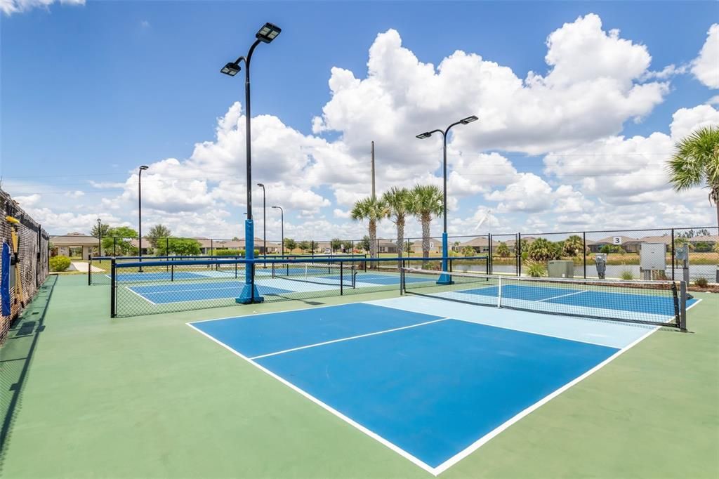 For Sale: $279,000 (2 beds, 2 baths, 1516 Square Feet)