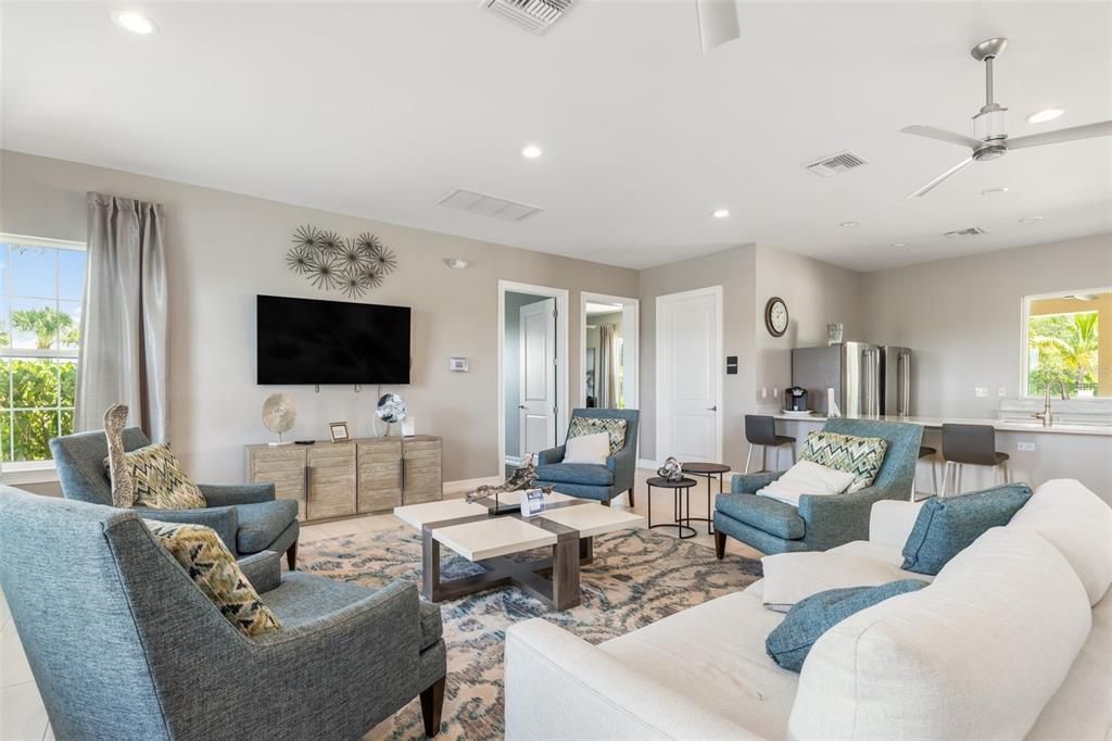 For Sale: $279,000 (2 beds, 2 baths, 1516 Square Feet)