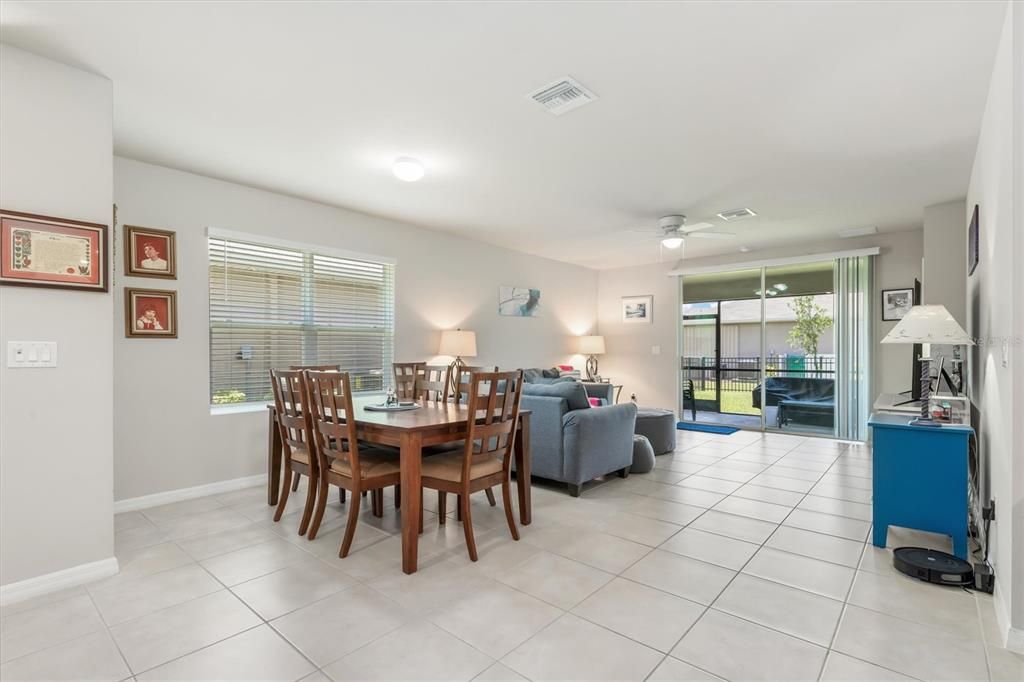 For Sale: $279,000 (2 beds, 2 baths, 1516 Square Feet)