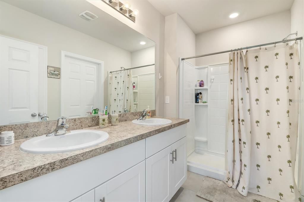 For Sale: $279,000 (2 beds, 2 baths, 1516 Square Feet)