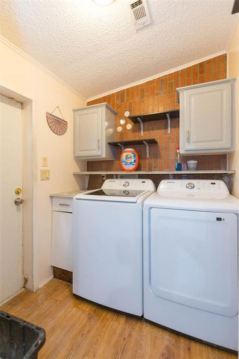 待售: $325,000 (3 贝兹, 2 浴室, 1512 平方英尺)