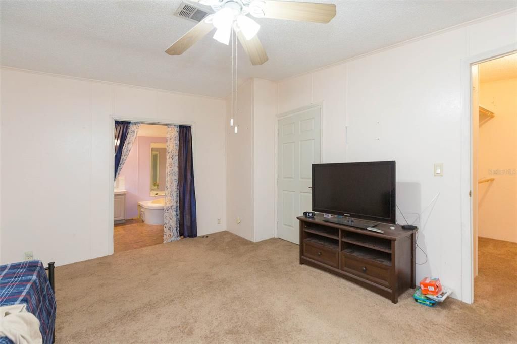 待售: $325,000 (3 贝兹, 2 浴室, 1512 平方英尺)