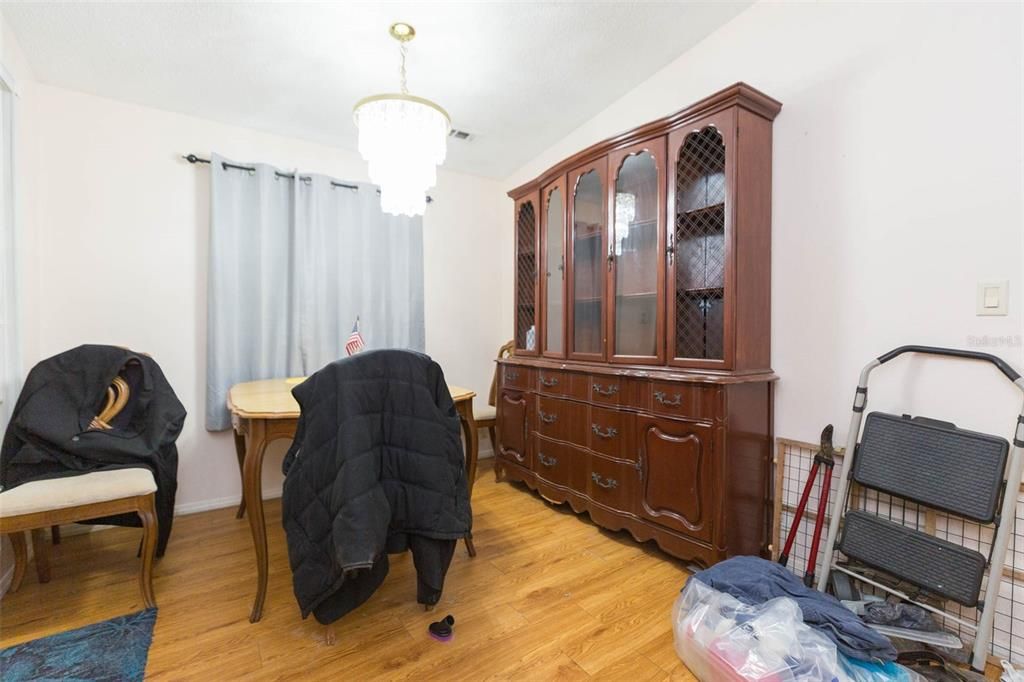 待售: $325,000 (3 贝兹, 2 浴室, 1512 平方英尺)