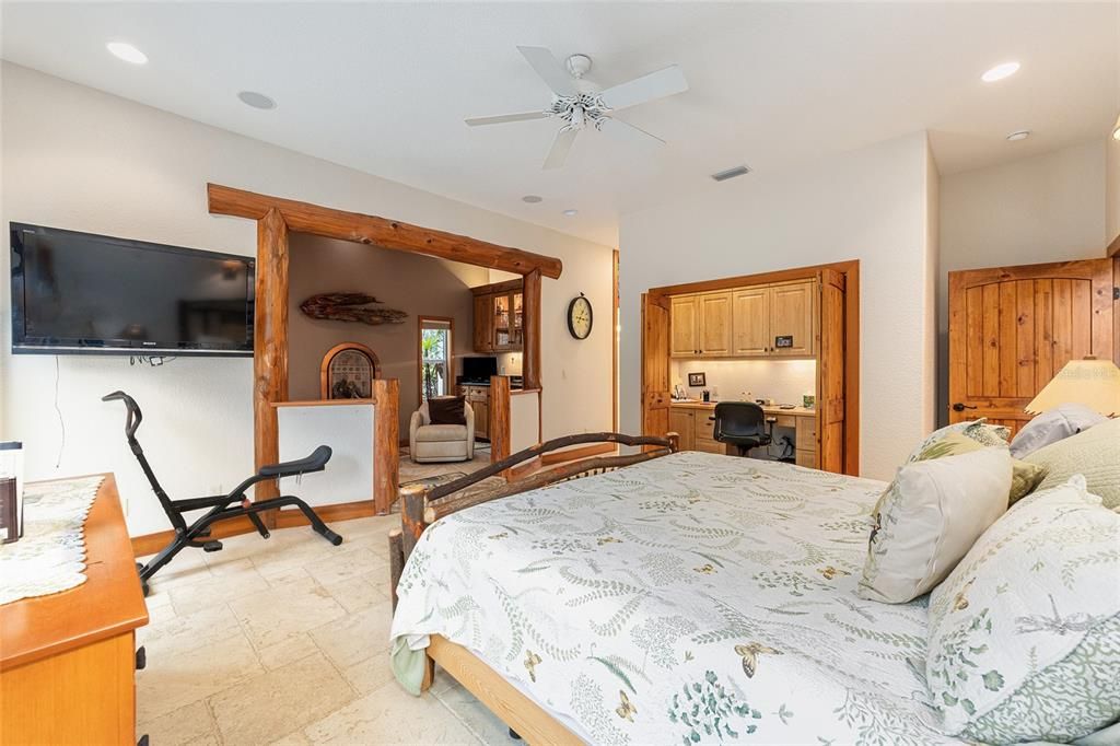 For Sale: $1,075,000 (3 beds, 4 baths, 4911 Square Feet)