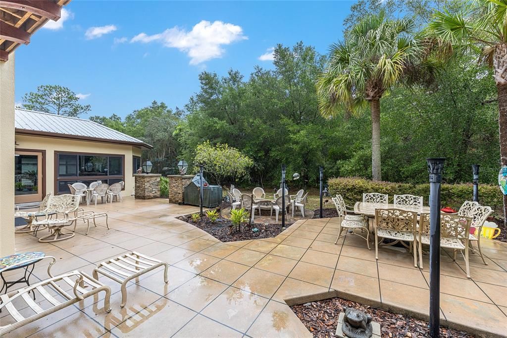 For Sale: $1,075,000 (3 beds, 4 baths, 4911 Square Feet)