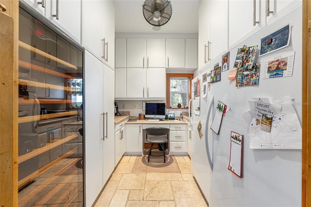 For Sale: $1,075,000 (3 beds, 4 baths, 4911 Square Feet)