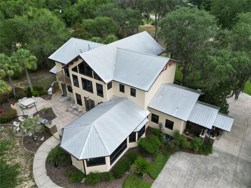 For Sale: $1,075,000 (3 beds, 4 baths, 4911 Square Feet)