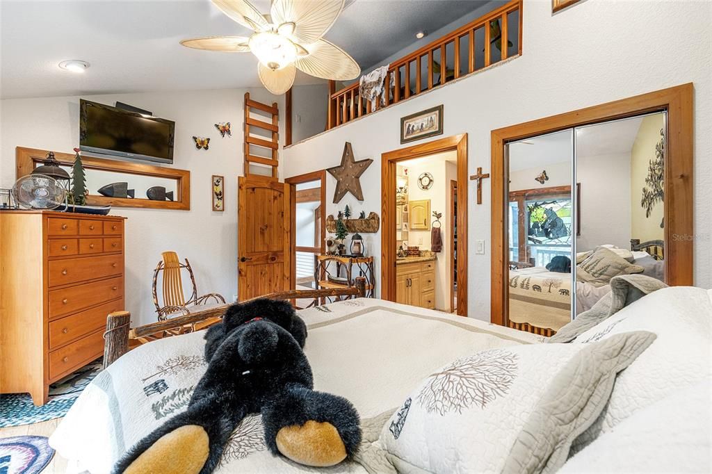 For Sale: $1,075,000 (3 beds, 4 baths, 4911 Square Feet)