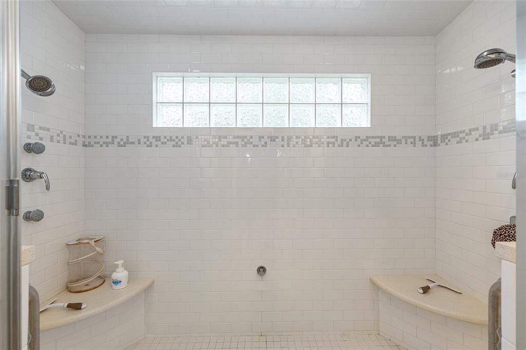 For Sale: $1,075,000 (3 beds, 4 baths, 4911 Square Feet)