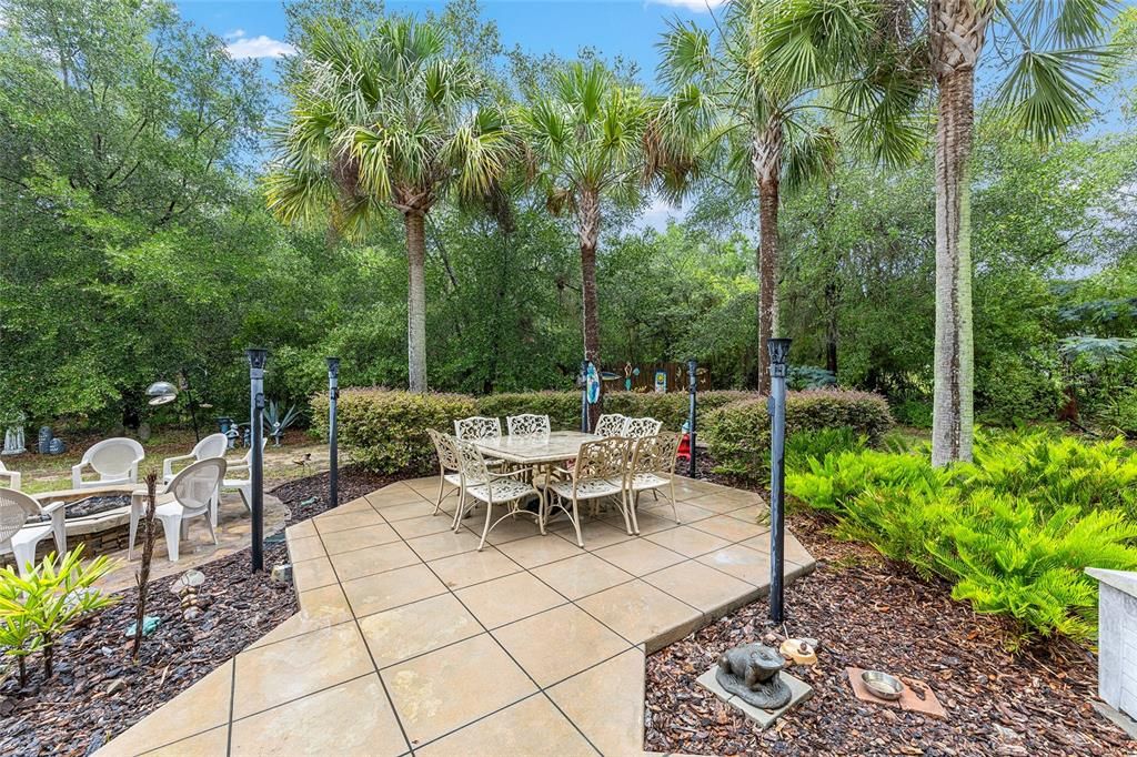 For Sale: $1,075,000 (3 beds, 4 baths, 4911 Square Feet)