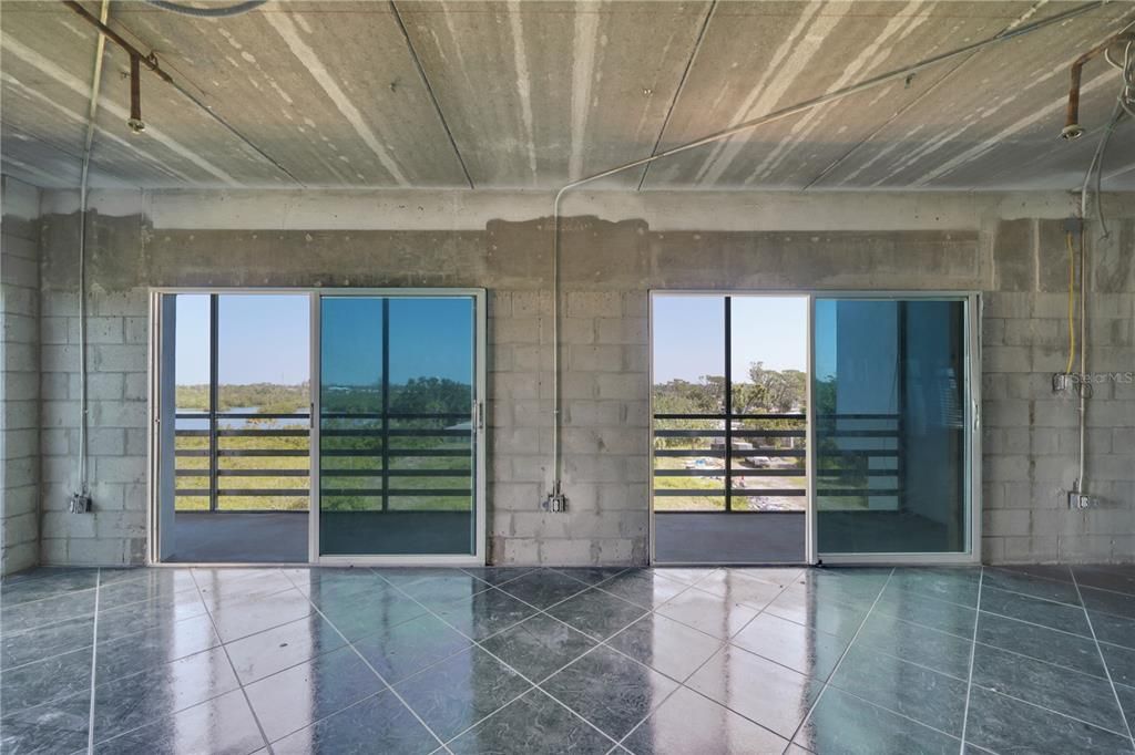 Active With Contract: $98,000 (0 beds, 0 baths, 921 Square Feet)