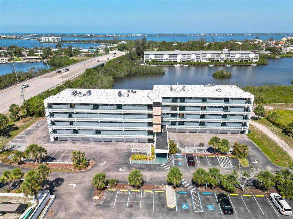 Active With Contract: $98,000 (0 beds, 0 baths, 921 Square Feet)