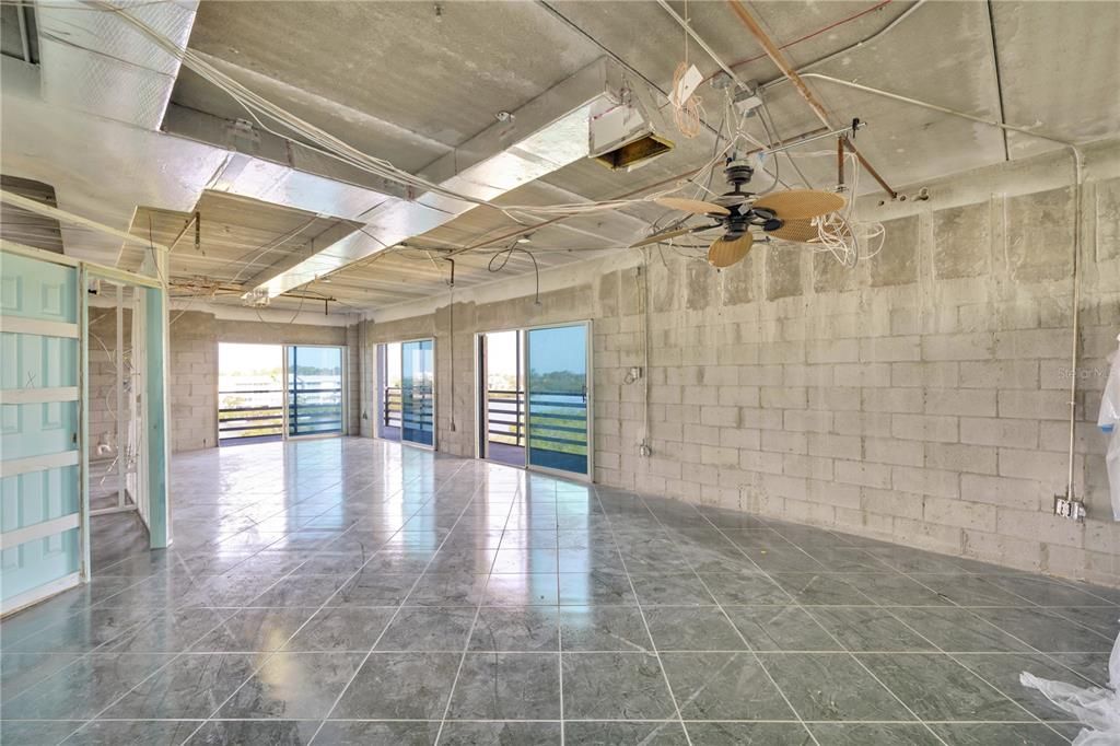 Active With Contract: $98,000 (0 beds, 0 baths, 921 Square Feet)