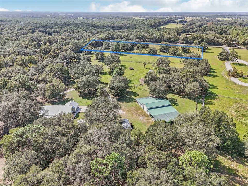 На продажу: $300,000 (5.10 acres)
