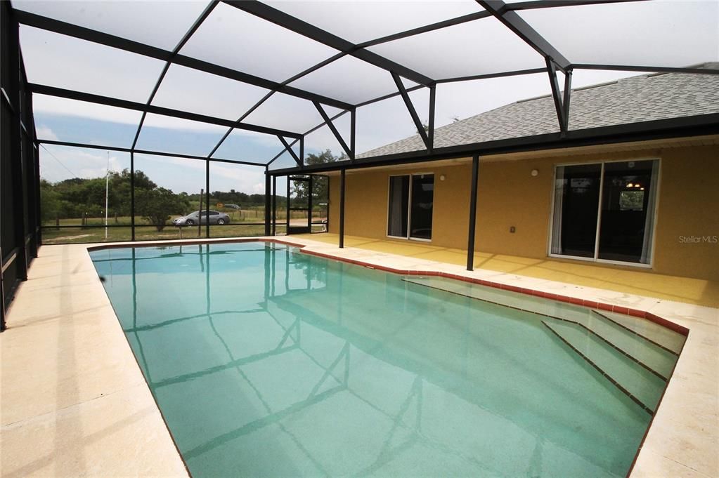 合同活跃: $499,900 (3 贝兹, 2 浴室, 1350 平方英尺)