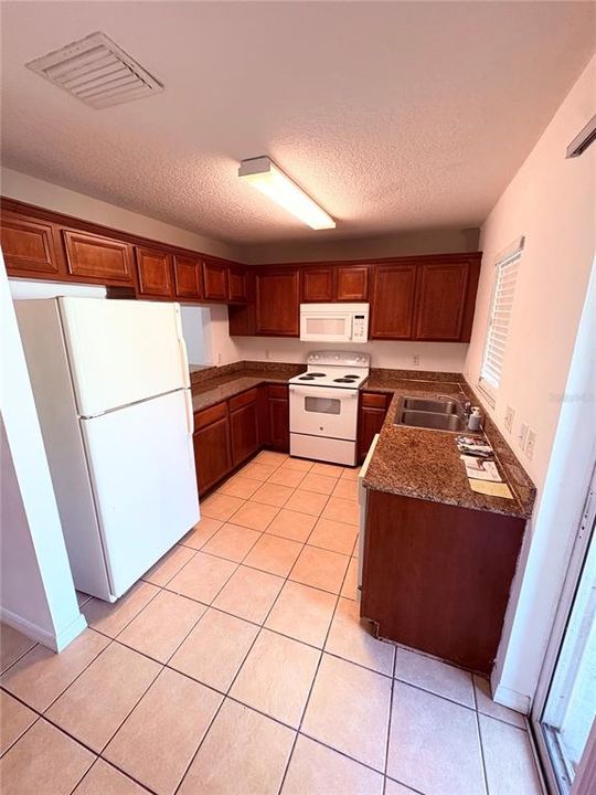 Active With Contract: $1,700 (2 beds, 2 baths, 1560 Square Feet)