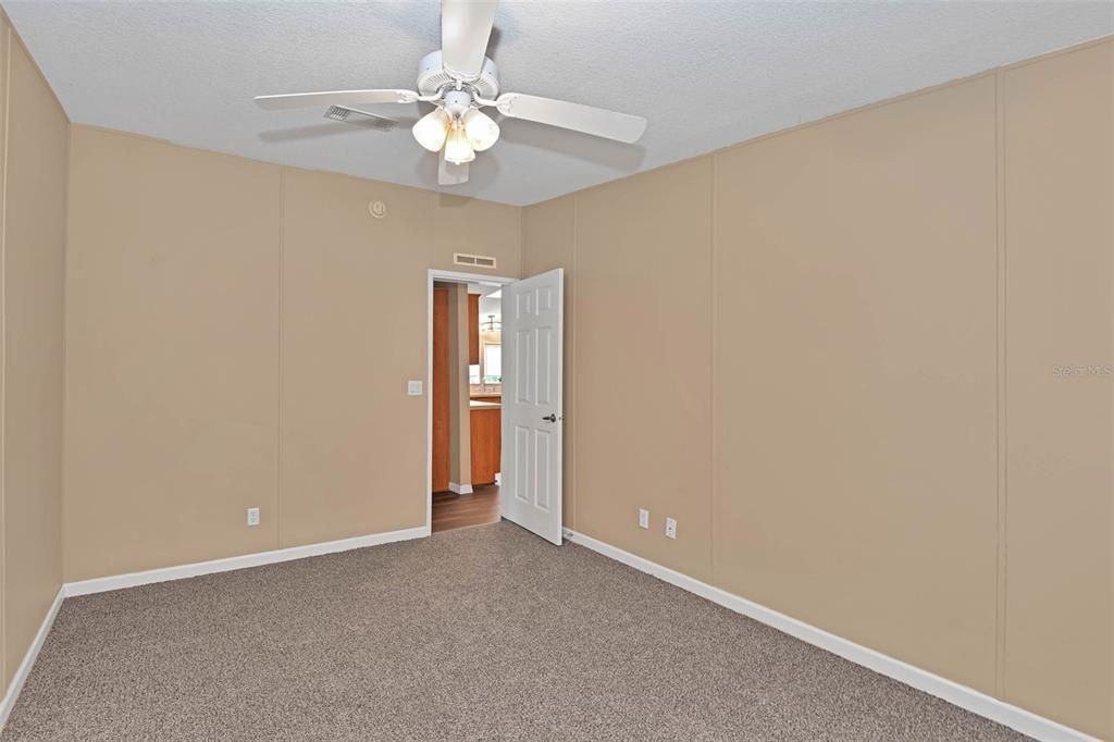 For Sale: $304,900 (3 beds, 2 baths, 2200 Square Feet)