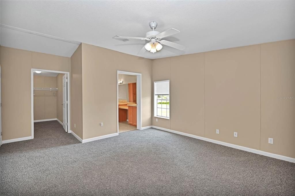 For Sale: $304,900 (3 beds, 2 baths, 2200 Square Feet)