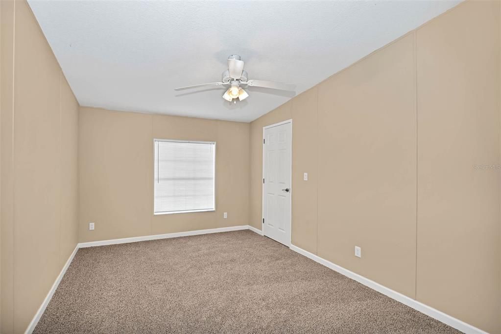 For Sale: $304,900 (3 beds, 2 baths, 2200 Square Feet)