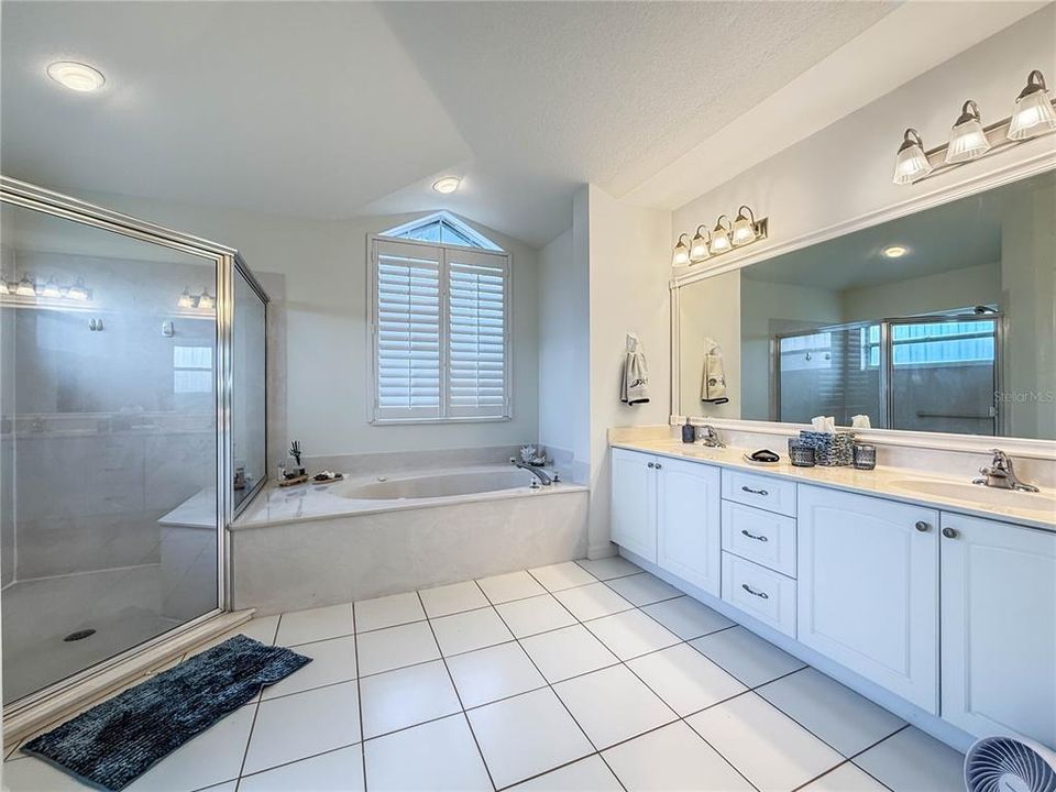 For Sale: $559,700 (3 beds, 2 baths, 2345 Square Feet)