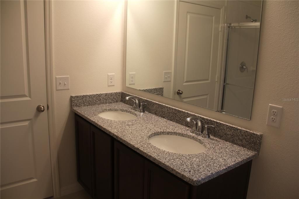 For Rent: $1,700 (3 beds, 2 baths, 1511 Square Feet)