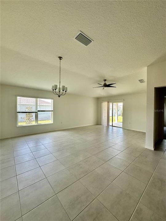 For Rent: $1,700 (3 beds, 2 baths, 1511 Square Feet)