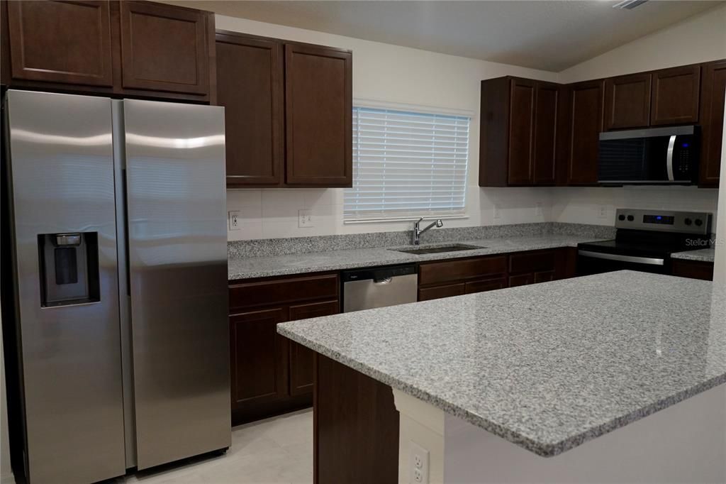 For Rent: $1,700 (3 beds, 2 baths, 1511 Square Feet)