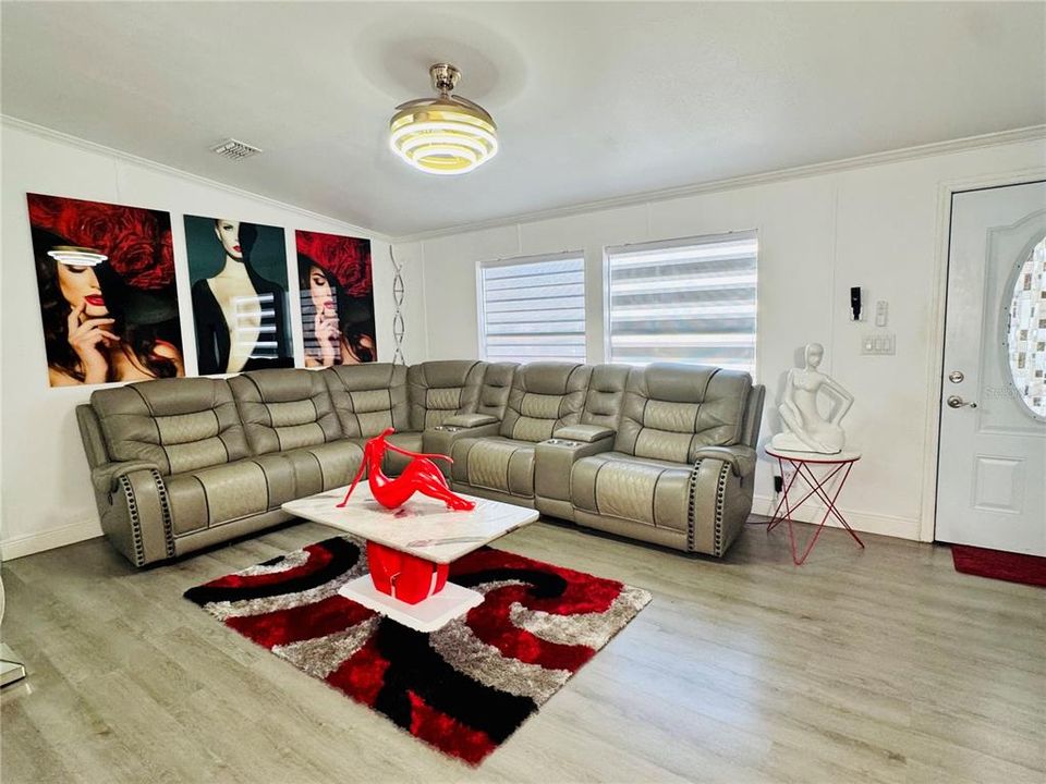 На продажу: $310,000 (3 спален, 2 ванн, 1188 Квадратных фут)